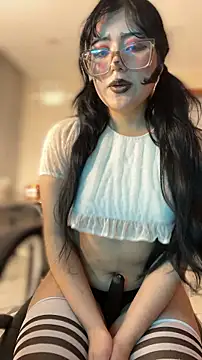 Chat +18 de MiuMiuDolly ao vivo