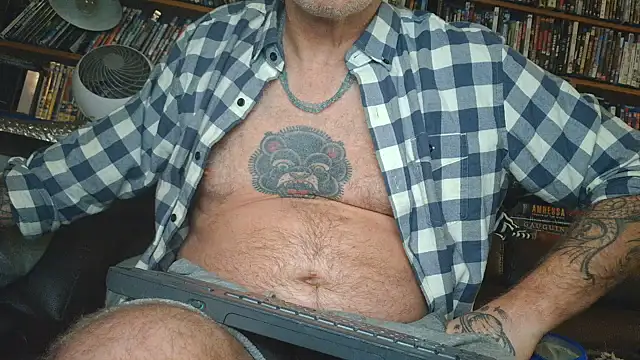 overmydadbody222: вебкам-шоу
