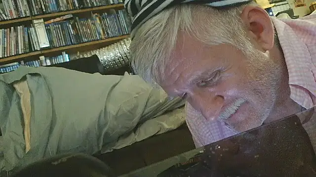 overmydadbody222 – webcam-show
