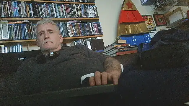 הופעת וובקאם של overmydadbody222