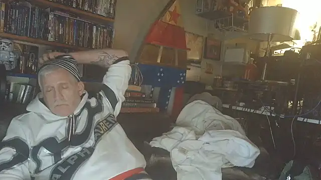 overmydadbody222's Webcam Show