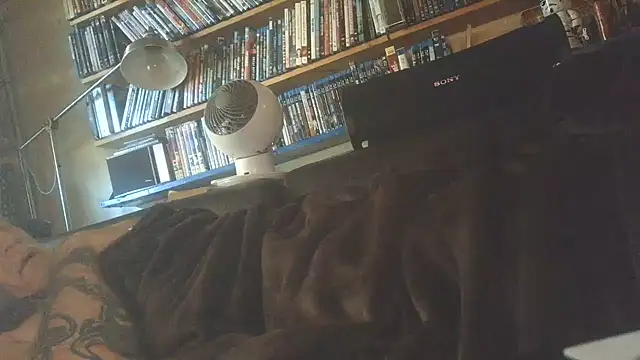 overmydadbody222 Show in webcam
