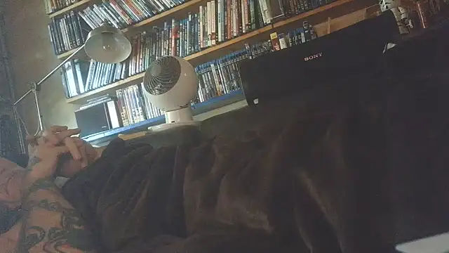 overmydadbody222's Webcam Show