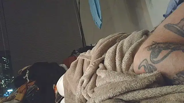 overmydadbody222's Webcam Show