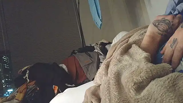 overmydadbody222のウェブカメラショー