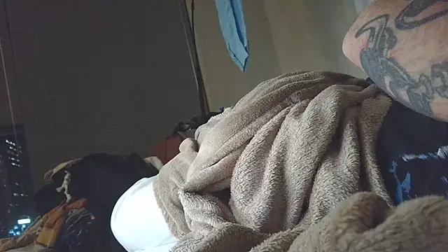 overmydadbody222's Webcam Show