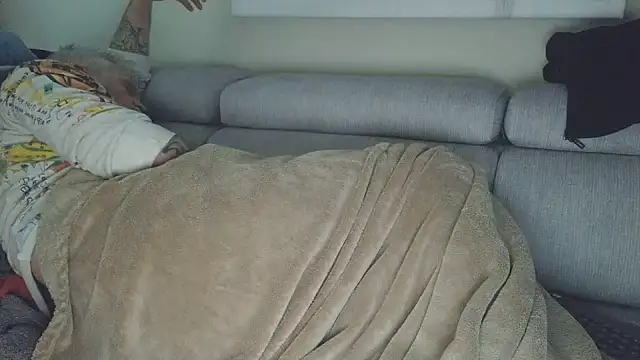 overmydadbody222のウェブカメラショー