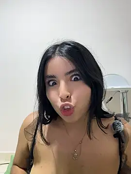 LovelyEyess Webcam show