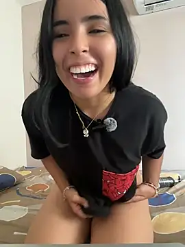 LovelyEyess webcam show