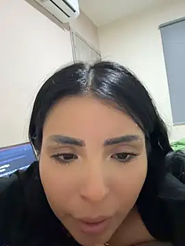 LovelyEyess – webcam-show