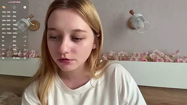 DiaThornleyn Live XXX chat