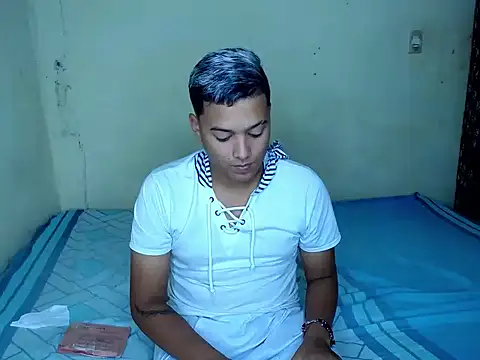 santi_0423n Webbikameraesitys