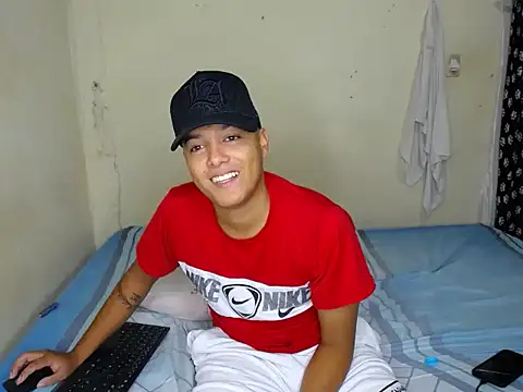 Show de santi_0423 na webcam