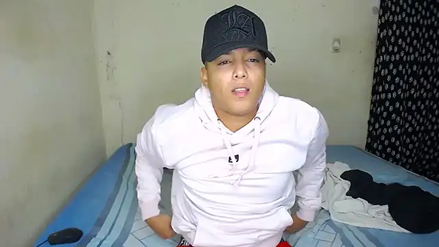 santi_0423 webcam show