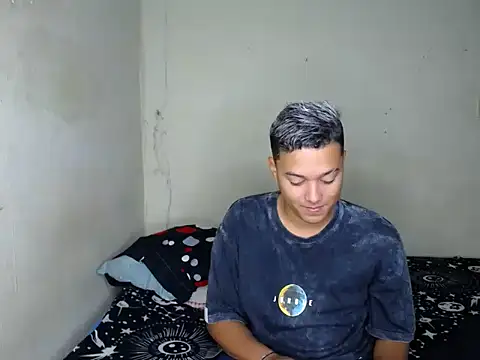 santi_0423 Webcam Show