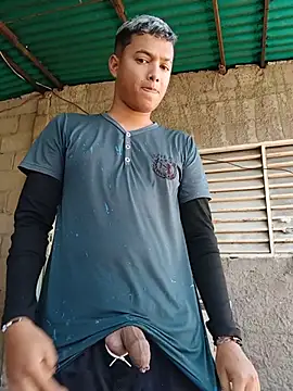 Show modela santi_0423 na web-kameri