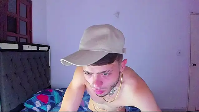 zeus_eddy Adlı Modelin Web Kamerası Şovu