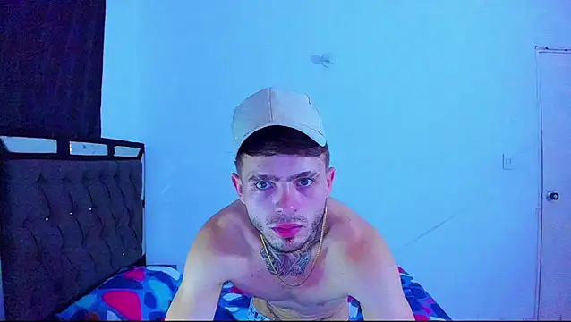 Show modela zeus_eddy na web-kameri