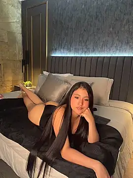 Show modela Amara_G na web-kameri