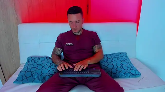 Show modela Lex_ander_ na web-kameri