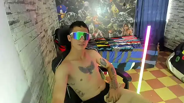 cristopher_june: вебкам-шоу