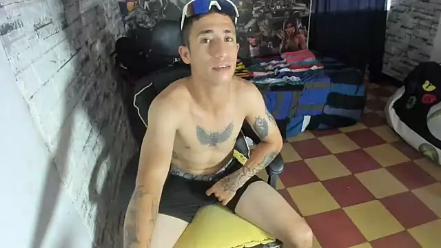 Show modela cristopher_june na web-kameri