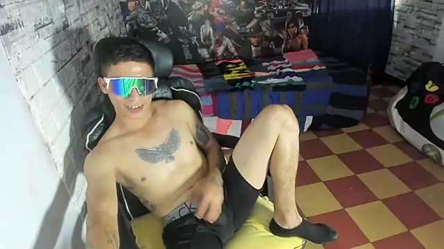 cristopher_june's Webcam Show