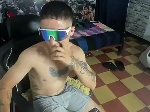 Show modela cristopher_june na web-kameri