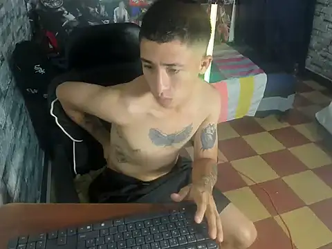 הופעת וובקאם של cristopher_june