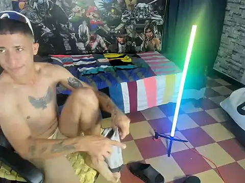 cristopher_june Show in webcam