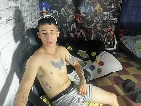 cristopher_june Show in webcam