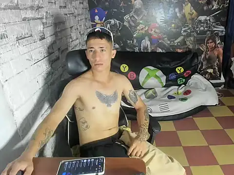 cristopher_june Adlı Modelin Web Kamerası Şovu