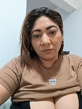 Chat +18 de kendra_fire ao vivo