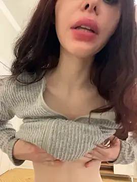 Show modela HellaSkywalker na web-kameri