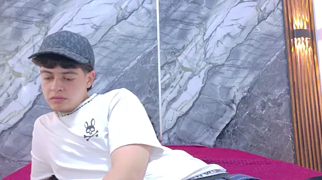 Show modela EthanCross__ na web-kameri