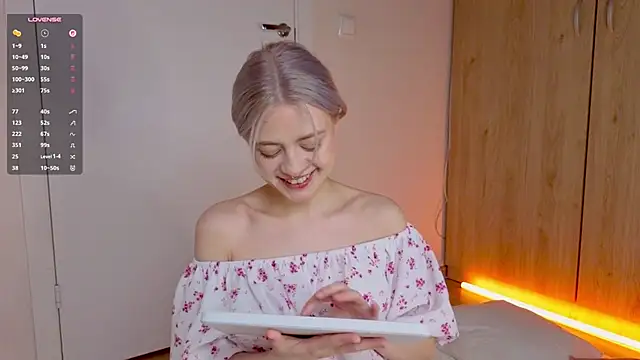 Lunarr_kitten Chat XXX live
