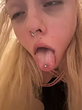 แชท XXX สดของ badblondie