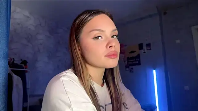 ShanellHennessy's Live XXX Chat