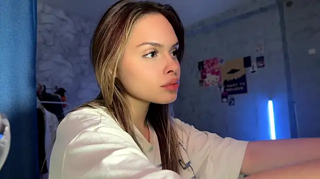 ShanellHennessy Live XXX-Chat