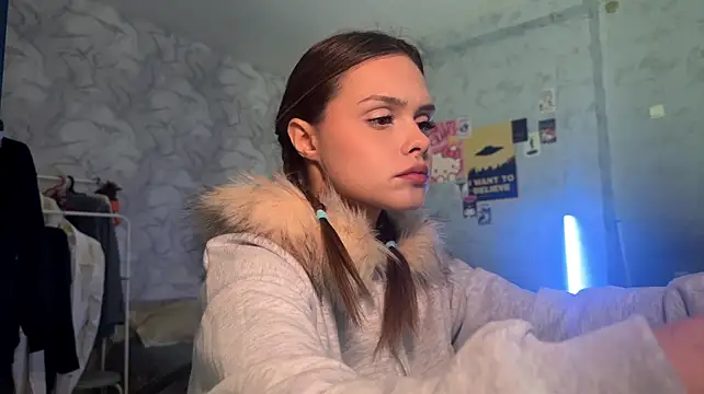 ShanellHennessy webcam show