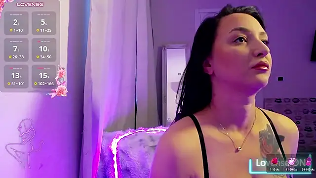 NicolleSins webcam show