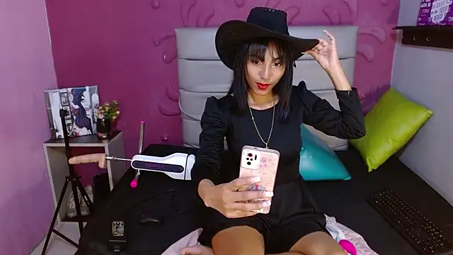 Chatroom XXX en direct de corawendypink