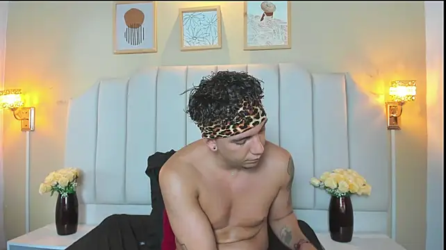 LucaBeltran_'s Webcam Show