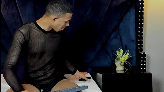 AdrianMontenegro Webcam-Show