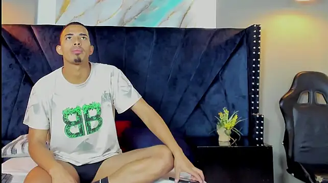 AdrianMontenegro Webcam-Show