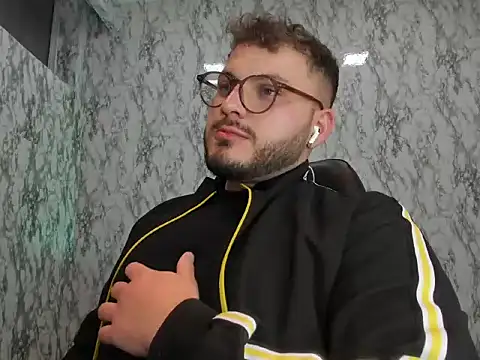 Show modela Hairy_cub_Salvatore na web-kameri
