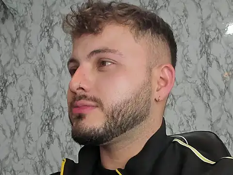 Hairy_cub_Salvatore Webcam-Show