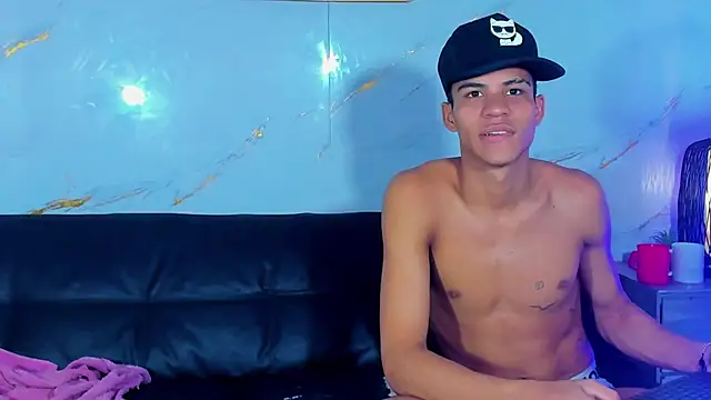 Show de Kleyn_pervercity na webcam
