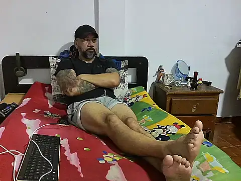 john_balthor Show in webcam