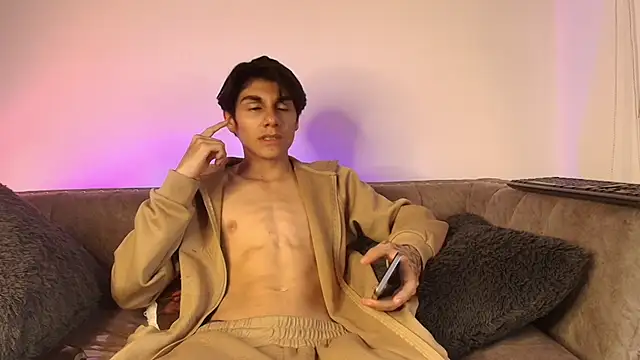 HarryLaurent18 网络视讯表演